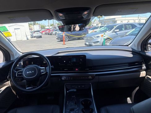 Used 2026 Kia Carnival FWD image 36