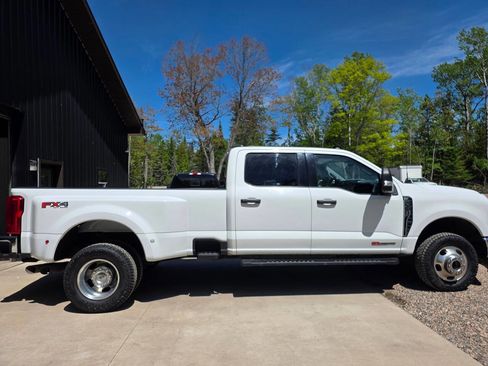 Used 2023 Ford F350 XLT AWD/4WD image 9