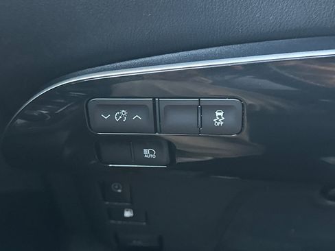 Used 2017 Toyota Prius Prime Plus image 30