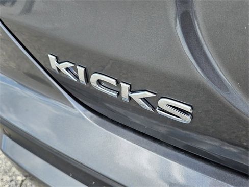 Used 2025 Nissan Kicks Play S image 11