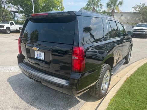 Used 2018 Chevrolet Tahoe LT w/ Luxury Package RWD image 4
