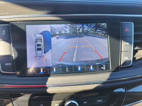 Certified 2021 Buick Enclave Avenir w/ Avenir Technology Package image 18