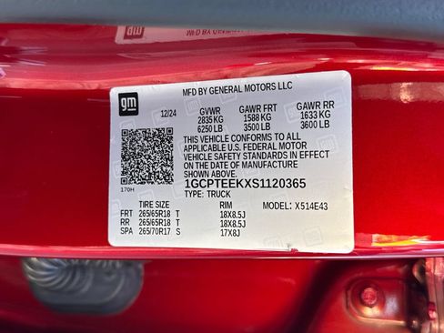 Used 2025 Chevrolet Colorado Trail Boss AWD/4WD image 29