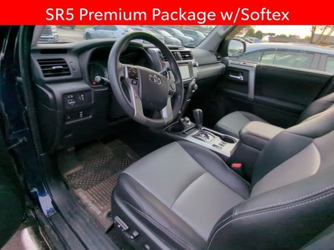 Used 2017 Toyota 4Runner SR5 Premium AWD/4WD image 7