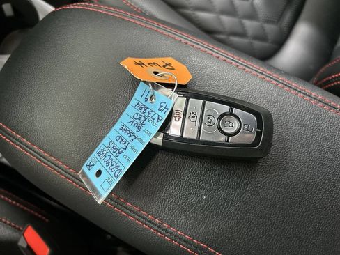 Used 2023 Ford Escape ST-Line Elite w/ Premium Technology Package AWD/4WD image 12