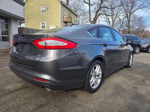 Used 2016 Ford Fusion SE image 5