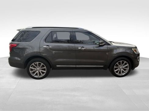 Used 2017 Ford Explorer Limited image 8
