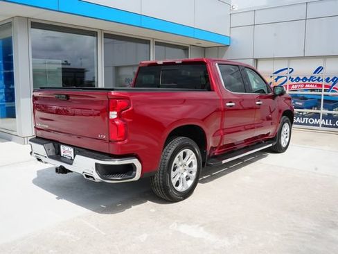 Used 2025 Chevrolet Silverado 1500 LTZ AWD/4WD image 35