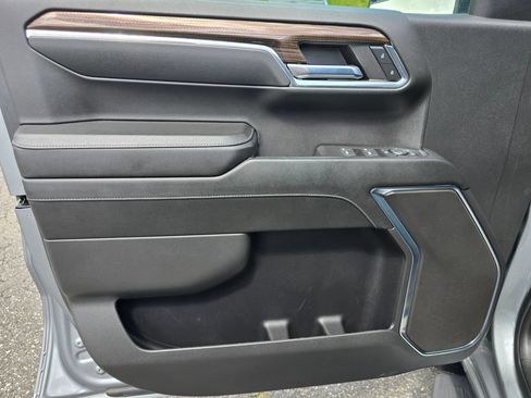 Certified 2024 Chevrolet Silverado 1500 RST AWD/4WD image 45