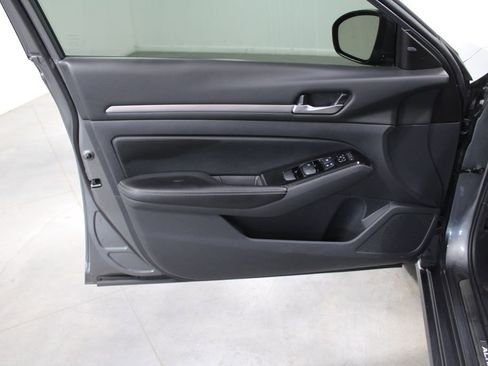 Used 2024 Nissan Altima 2.5 SL image 23