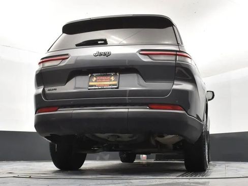 Used 2024 Jeep Grand Cherokee L Laredo image 13