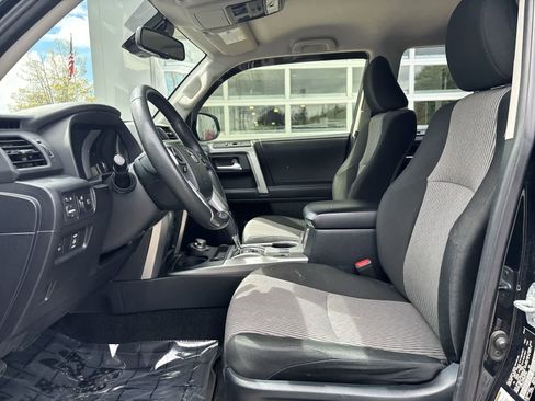 Used 2021 Toyota 4Runner SR5 AWD/4WD image 7