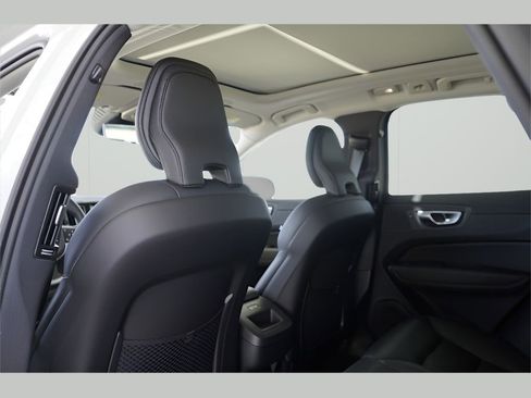 New 2025 Volvo XC60 B5 Core w/ Climate Package image 18