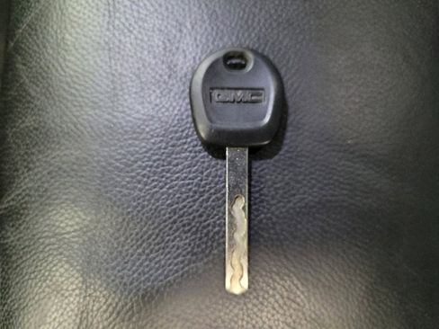 Used 2019 GMC Yukon SLT w/ HD Trailering Package image 32