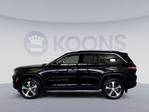Used 2022 Jeep Grand Cherokee Limited 4xe w/ Luxury Tech Group II AWD/4WD image 2