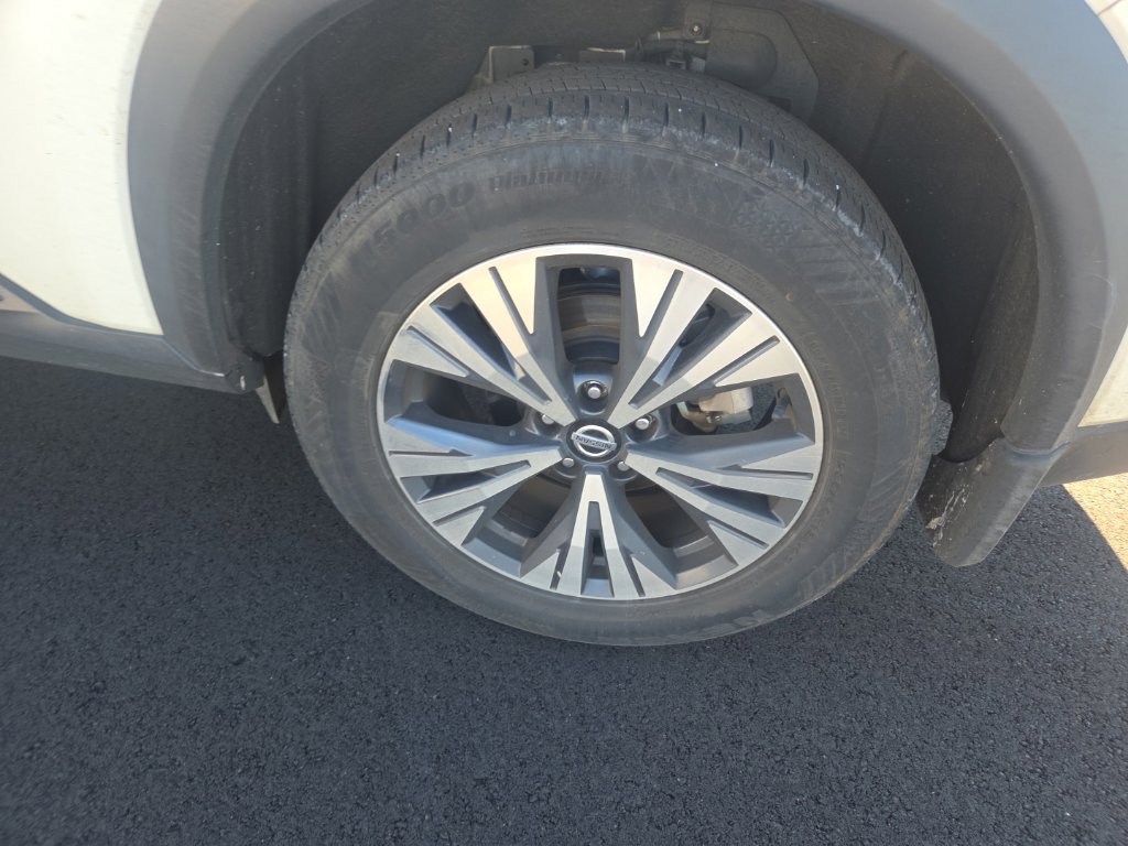 Used 2021 Nissan Rogue SV w/ Premium Package FWD image 18