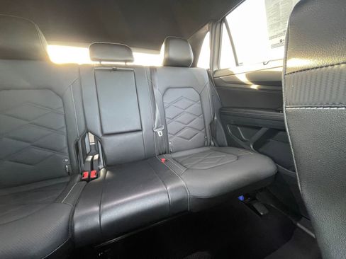 Used 2025 Volkswagen Atlas Cross Sport SE image 39