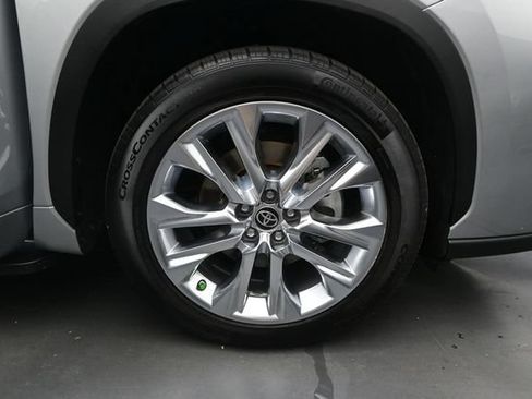 Used 2021 Toyota Highlander Limited FWD image 16