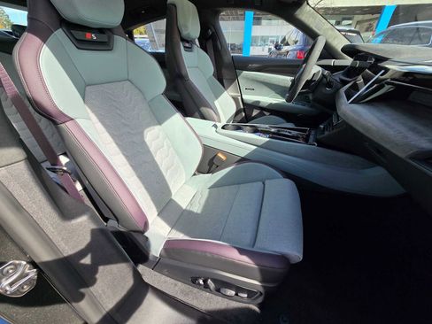 New 2025 Audi S e-tron GT Prestige image 12