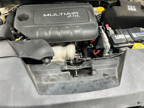 Used 2015 Jeep Cherokee Latitude w/ Cold Weather Group image 23