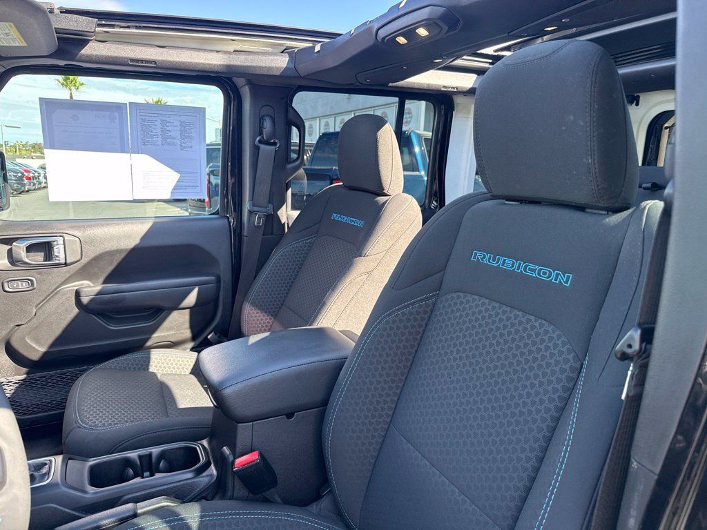 Certified 2025 Jeep Wrangler Unlimited Rubicon 4xe w/ Convenience Group AWD/4WD image 16