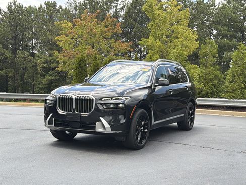 Used 2024 BMW X7 xDrive40i w/ Premium Package AWD/4WD image 14