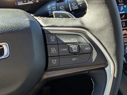 New 2026 Jeep Grand Cherokee Limited RWD image 23