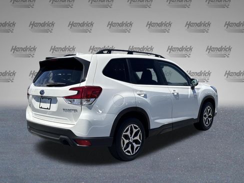Used 2022 Subaru Forester Premium AWD/4WD image 9