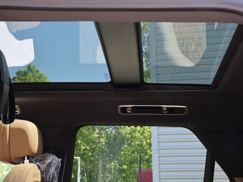 New 2026 Land Rover Range Rover Sport SE AWD/4WD image 9