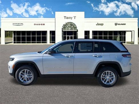 New 2025 Jeep Grand Cherokee Laredo X image 5