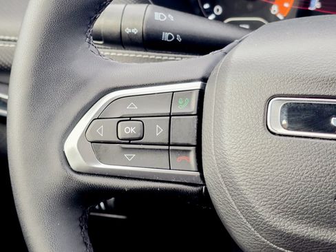 Used 2024 Jeep Compass Latitude w/ Sun and Sound Group image 32