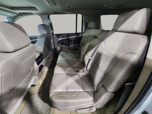 Used 2018 Chevrolet Suburban Premier AWD/4WD image 33
