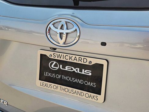 Used 2015 Toyota Highlander Limited w/ Driver Technology Package FWD image 14