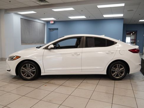 Used 2018 Hyundai Elantra SEL w/ Cargo Package image 2