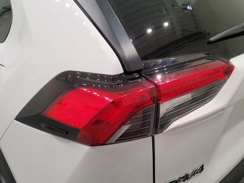 Used 2024 Toyota RAV4 XLE FWD image 10