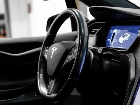 Used 2018 Tesla Model X P100D image 14