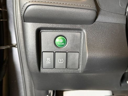 Used 2019 Honda HR-V LX image 18