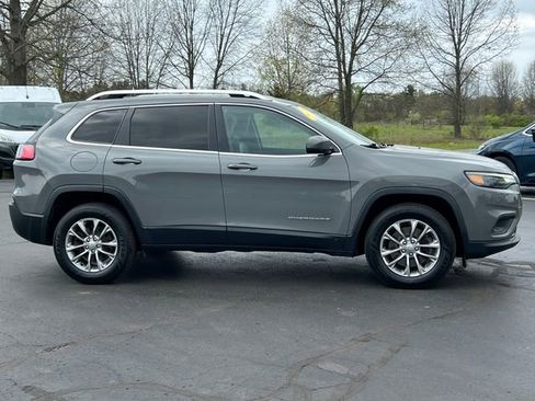 Used 2019 Jeep Cherokee Latitude Plus AWD/4WD image 45