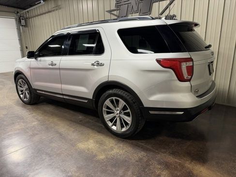Used 2018 Ford Explorer Limited image 5