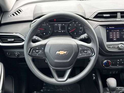 Used 2023 Chevrolet TrailBlazer LS FWD image 24