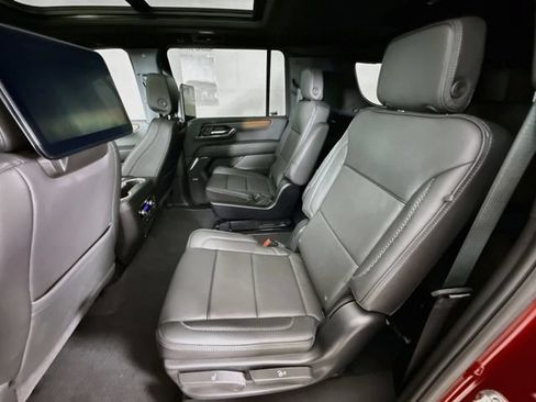 Used 2025 GMC Yukon XL Denali w/ Denali Reserve Package AWD/4WD image 27