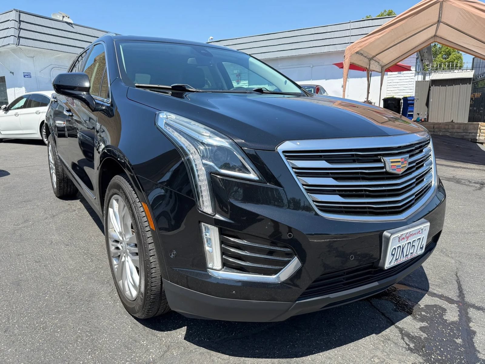 Used 2017 Cadillac XT5 Premium Luxury w/ Driver Assist Package FWD image 10