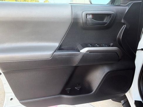 Used 2023 Toyota Tacoma SR5 RWD image 17