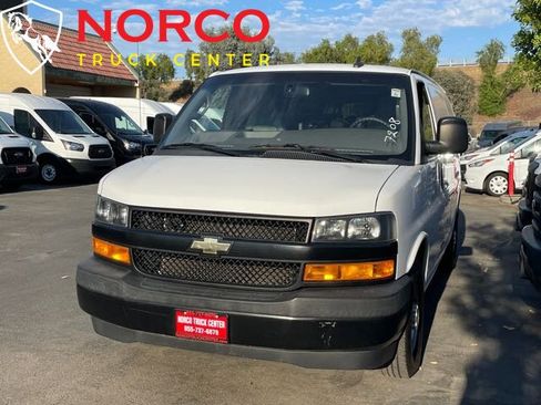 Used 2018 Chevrolet Express 2500 image 3
