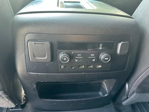 Used 2018 GMC Yukon Denali w/ Denali Ultimate Package AWD/4WD image 23
