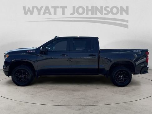 Used 2023 Chevrolet Silverado 1500 LT Trail Boss w/ Convenience Package II image 2