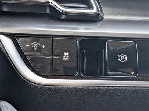 Certified 2025 Kia Sportage EX image 34