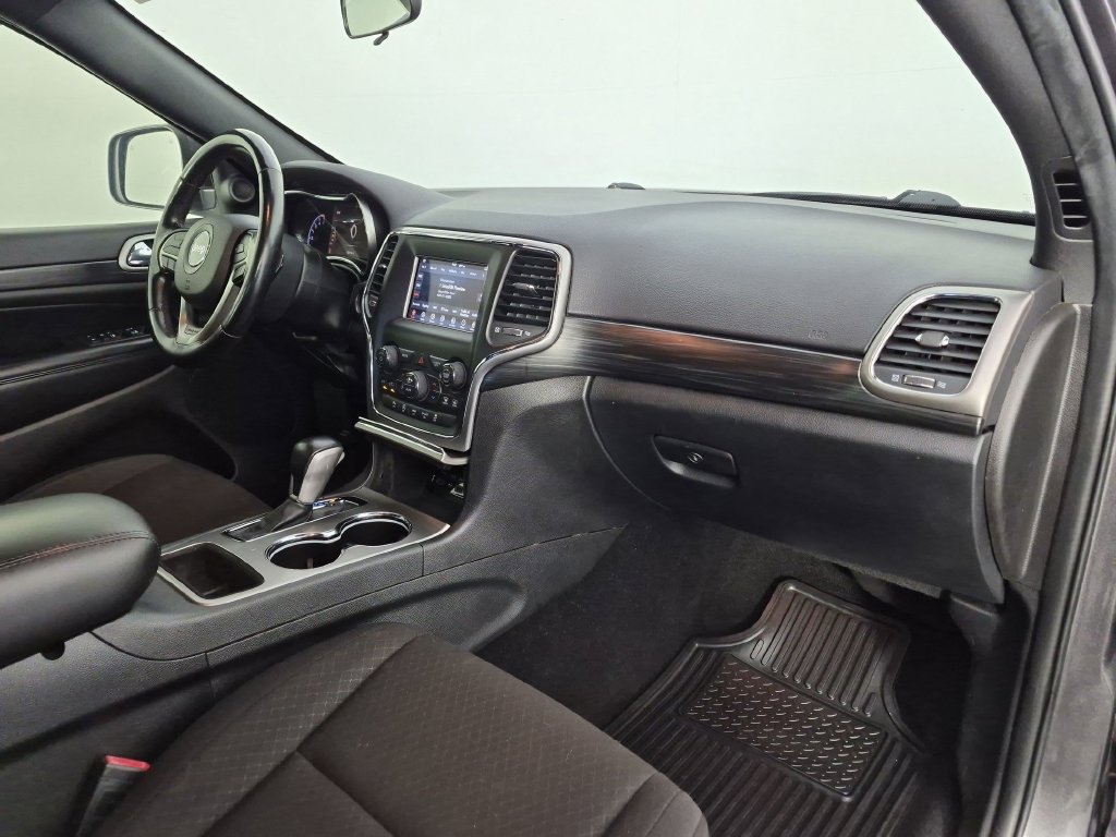 Used 2021 Jeep Grand Cherokee Laredo RWD image 36