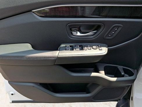 Used 2023 Honda Pilot Elite image 11