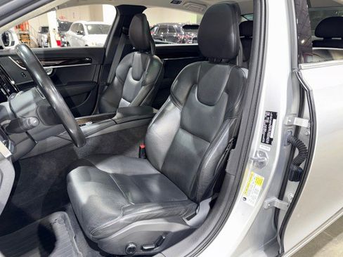 Used 2018 Volvo S90 T5 Momentum w/ Convenience Package image 10